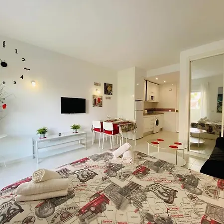 Benalbeach - Precioso Apartamento En Con Piscinas, Tobogán Y Zonas De Ocio, Playa A 100 Metros Apartamento Benalmádena